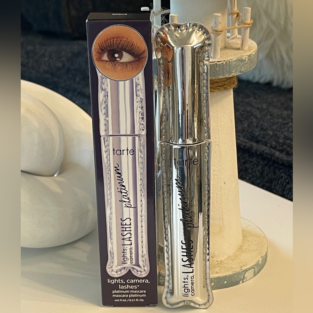 TARTE Lights, Camera, Lashes Volumizing Platinum Mascara in Black - Picture 4 of 10